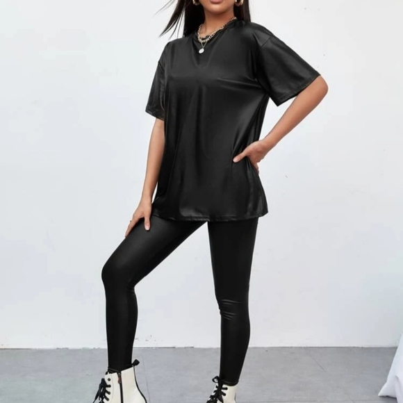 SHEIN Tops - 🔴SHEIN Curve XL PU tee & leggings
